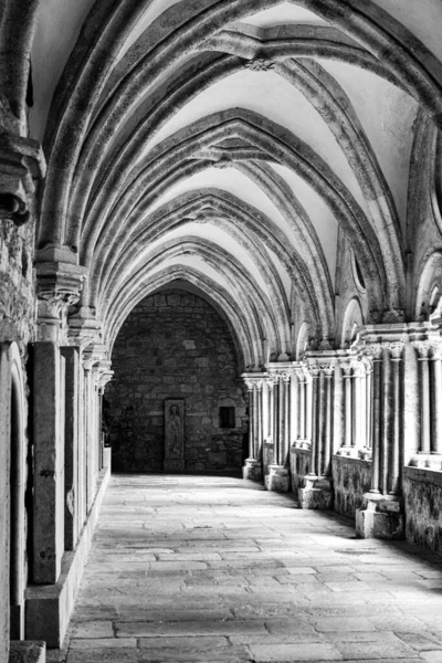 Interior Edificio Antiguo Rodeado Paredes Arco Piedra Columna — Foto de Stock