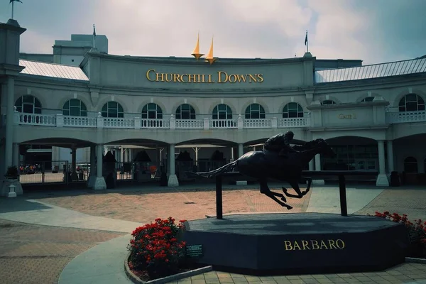 Fasada Toru Wyścigowego Churchill Downs Louisville Kentucky Usa — Zdjęcie stockowe