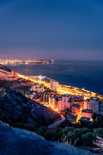 Zapierający Dech Piersiach Widok Miasto Alicante Oświetlenie Nocy Hiszpanii — Zdjęcie stockowe