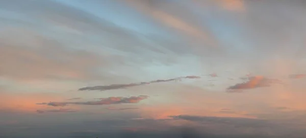 Прекрасне Хмарне Небо Заході Сонця Пастельними Кольорами — стокове фото