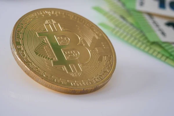 Tiro Close Bitcoin Dourado — Fotografia de Stock