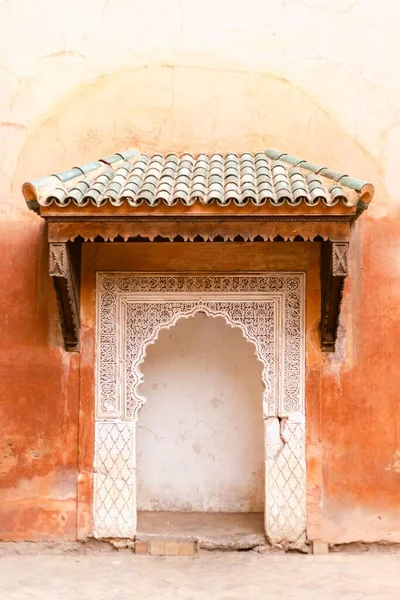Eine Vertikale Aufnahme Einer Ziertür Marrakesch Marokko — Stockfoto