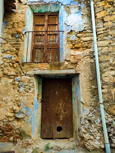 Altes Holztürenhaus Mit Steinmauer Altes Haus Spanien — Stockfoto