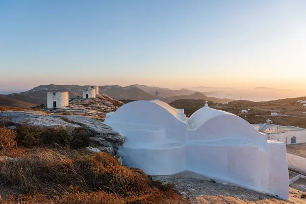 Beautiful Golden Light Falling Traditional Windmills Chora Amorgos Island Greece — Stock Photo, Image