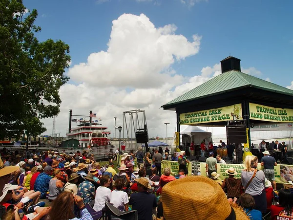 New Orleans Taki Fransız Çeyrek Festivali Sırasında Woldenberg Park Bir — Stok fotoğraf