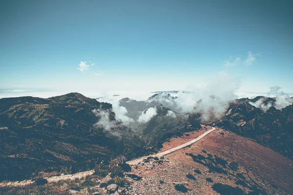 Une Vue Panoramique Sur Montagne Pico Areeiro Dans Brouillard Par — Photo
