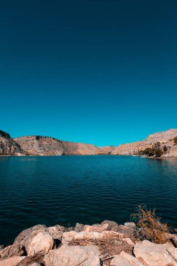 Gaziantep Yarısı, Sanliurfa, Türkiye 'de gündüz vakti göl manzarası