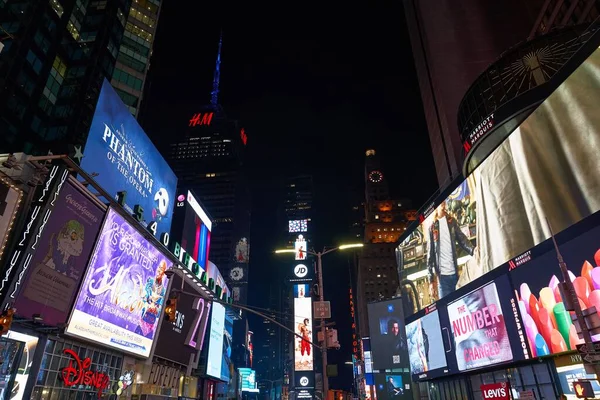 Uma Bela Vista Noturna Times Square Com Arranha Céus Fundo — Fotografia de Stock