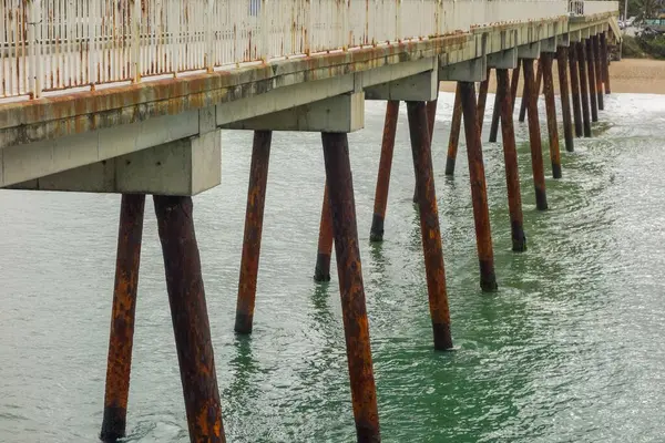 Perspective View Old Wooden Pier Beach Edge — Stock Photo, Image