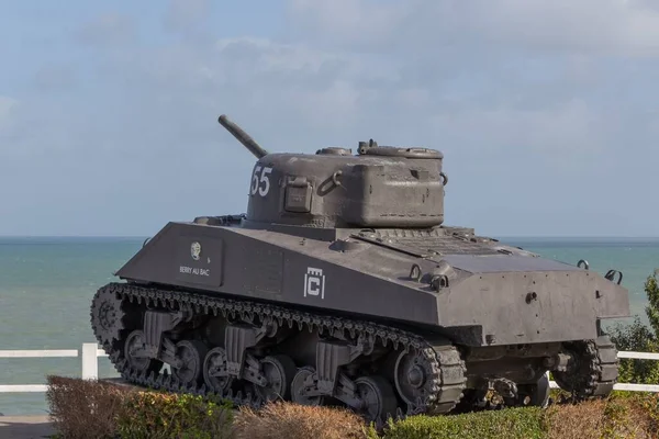 Tanque Estacionado Lugar Donde Ocurrió Segunda Guerra Mundial Normandía Francia — Foto de Stock