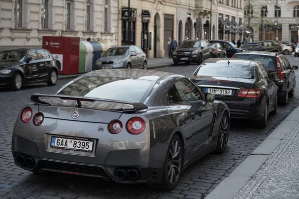 Bilerne Parkeret Begge Sider Vejen - Stock-foto