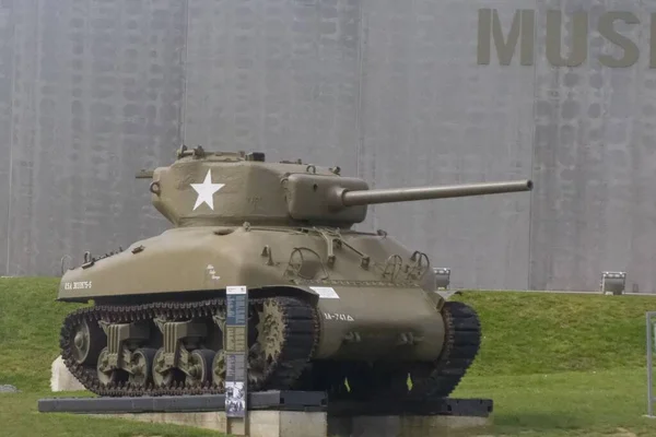 Tanque Estacionado Lugar Donde Ocurrió Segunda Guerra Mundial Normandía Francia — Foto de Stock