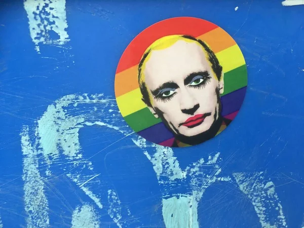 Funny Street Art Наклейка Зображення Президента Володимира Путіна Гей Трансвестита — стокове фото