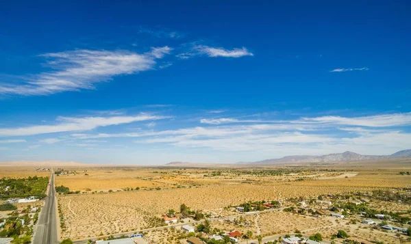 晴れた日にサンディエゴ郡のBorrego Springs砂漠の村の美しい風景 — ストック写真
