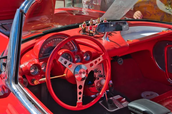 Vue Intérieur Rouge Une Corvette Chevrolet Des Années Soixante Exposition — Photo