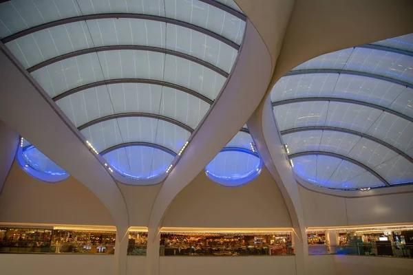 Modern Architecture Glass Ceiling Angled Arches Birmingham England Egyesült Királyság — Stock Fotó