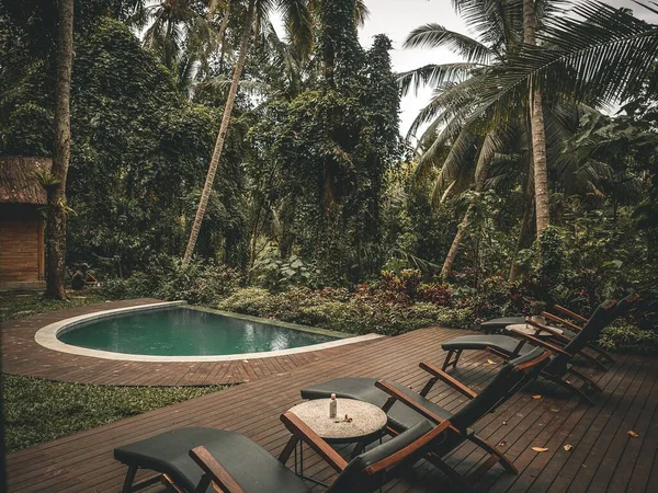 Bali Deki Güzel Havuzun Yüksek Açılı Manzarası — Stok fotoğraf