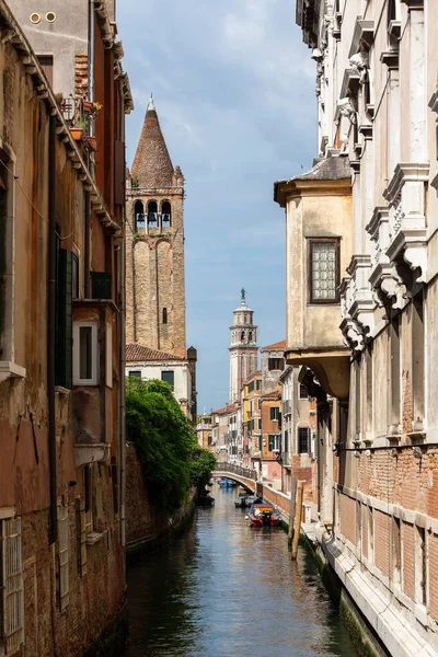 Eine Vertikale Aufnahme Vom Rezzonico Den Kanal Venedig Italien — Stockfoto