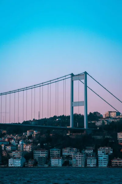 Disparo Vertical Del Puente Del Bósforo Atardecer Estambul Turquía — Foto de Stock