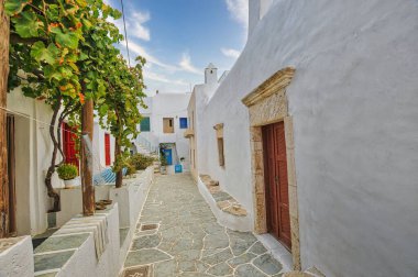 Geleneksel Chora köyü Cyclades 'in binaları.