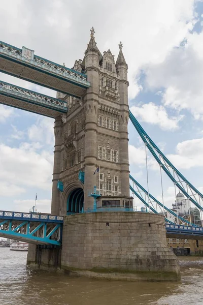 Die Tower Bridge Hängebrücke London Großbritannien — Stockfoto