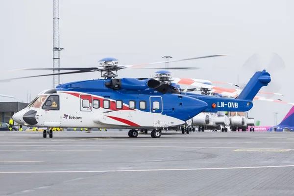 Bristow Helicópteros Sikorsky 61N Rampa Aeroporto Bergen Noruega — Fotografia de Stock