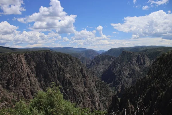 Uma Vista Hipnotizante Das Montanhas Rochosas Desfiladeiro Parque Nacional Colorado — Fotografia de Stock