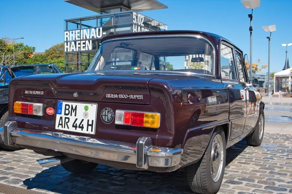 Alfa Romeo Giulia 1300 Super Uit Zestiger Jaren Oldtimer Tentoonstelling — Stockfoto