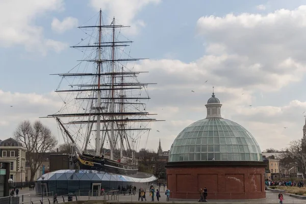 Bulutlu Bir Günde Greenwich Londra Eski Bir Yelkenlinin Güzel Bir — Stok fotoğraf