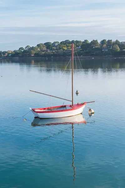 Rowboat White Red Boat Buoys Brittany Glassy Sea Morbihan Gulf — Stock Photo, Image