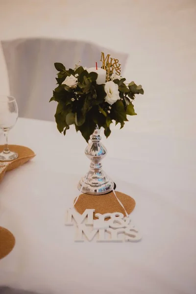 Vertical Shot Candle Decorated White Roses Table — Stock Photo, Image