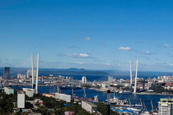 Golden Bridge Connecting Two Parts Vladivostok Separated Golden Horn Bay — Stock Photo, Image