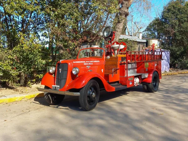 Vieux Rouge Années 1930 Ford Modèle Camion Citerne Pompier Dans — Photo