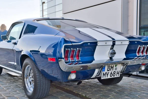 Ford Mustang Los Años Sesenta Exposición Oldtimer Colonia Vista Trasera —  Fotos de Stock