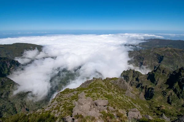Vertical Shot Beautiful Madeira Portugal Surrounded Cliffs Cloudscape May — Stock Photo, Image