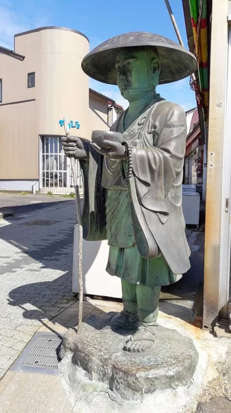 Vertical Shot Statue Monk Tojinbo Sidewalk Japan — Stock Photo, Image