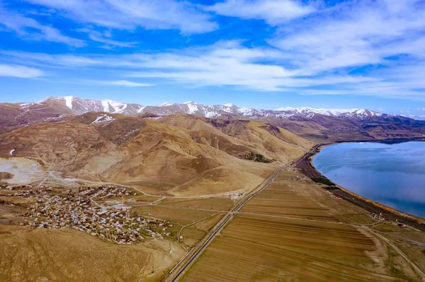 Μια Όμορφη Θέα Της Λίμνης Sevan Λόφους Στην Αρμενία — Φωτογραφία Αρχείου