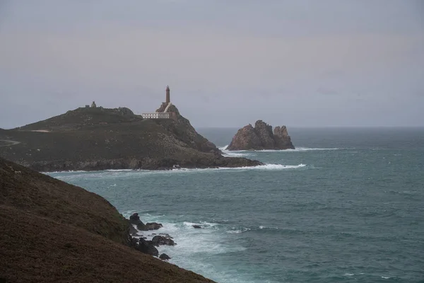 Θέα Τοπίου Του Φάρου Cabo Vilan Στους Βραχώδεις Λόφους Στη — Φωτογραφία Αρχείου