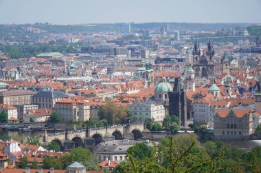 Çek Cumhuriyeti 'nde gündüz vakti Prag' ın daha küçük bir şehrinin manzarası