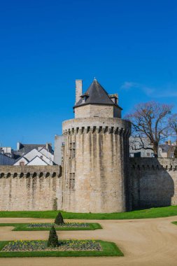 Vannes, Brittany, çiçek tarhlı bahçe manzarası, koç.