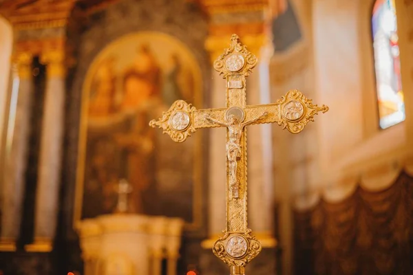 Eine Nahaufnahme Von Jesus Christus Auf Einem Kreuz Einer Unschärfe — Stockfoto