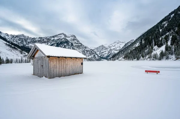 Een Gletsjermeer Vilsalpsee Een Hut Een Rode Bank Achtergrond Van — Stockfoto