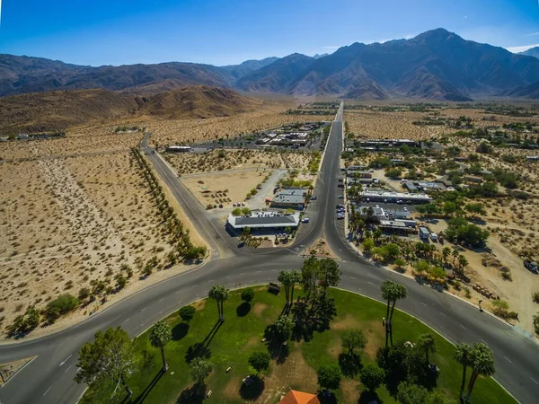 Zdjęcie Drona Pustynnej Wioski Borrego Springs Świątecznego Kręgu Społeczności Park — Zdjęcie stockowe