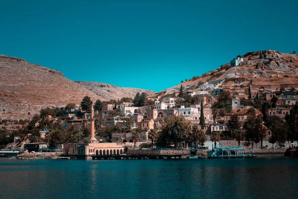 Naturskön Bild Stad Ett Berg Vid Flod Sanliurfa Turkiet — Stockfoto