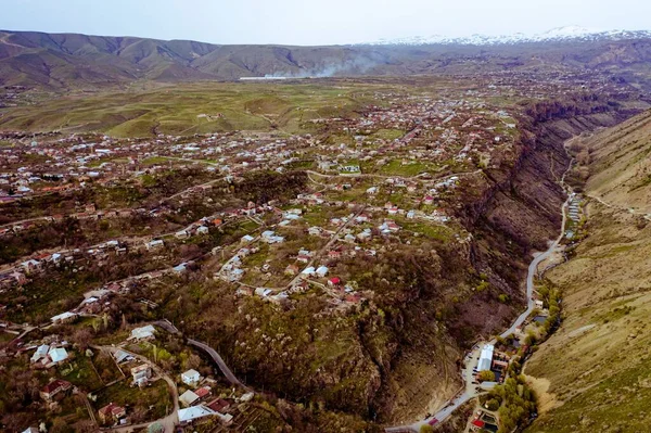 アルメニアのコタイク地方周辺の村々との石の交響曲のドローン映像 — ストック写真