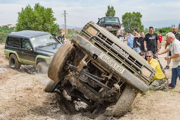 Terénní Nissan Patrol Auto Rotující Bahně — Stock fotografie