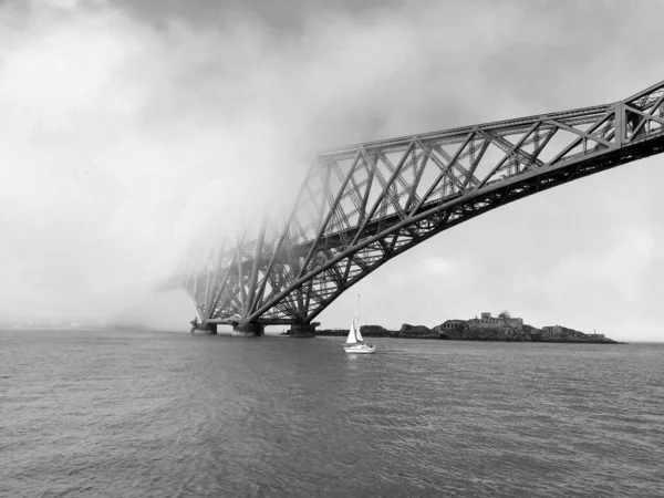 Grayscale Shot Floating Clouds Forth Rail Bridge Scotland — Stock Photo, Image