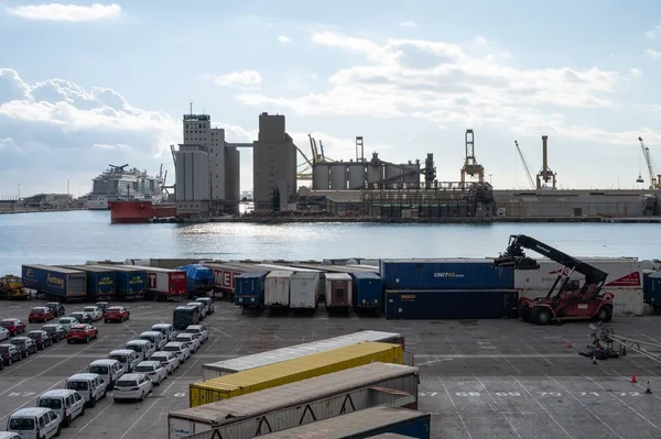 Haven Van Barcelona Laad Losdok Met Containertrucks Aanhangwagens — Stockfoto