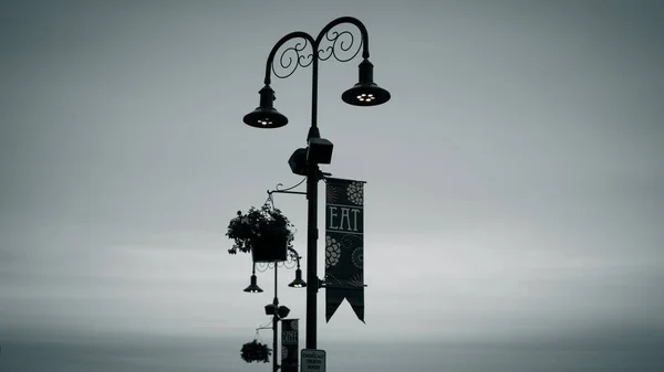 花器付き街灯柱の美しい景色 — ストック写真