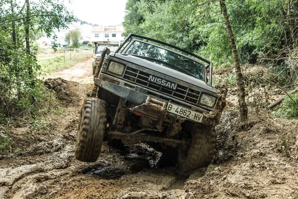 Road Nissan Patrol Car Spinning Mud — Stock Photo, Image